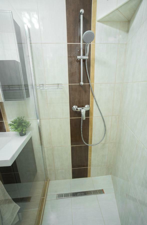 Pisztacia Apartman Apartment Eger Exterior photo