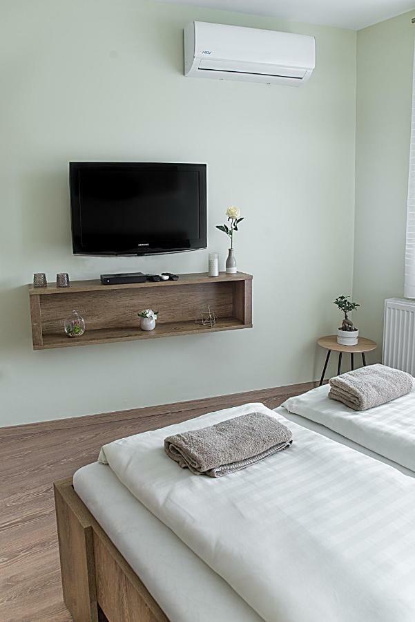 Pisztacia Apartman Apartment Eger Exterior photo